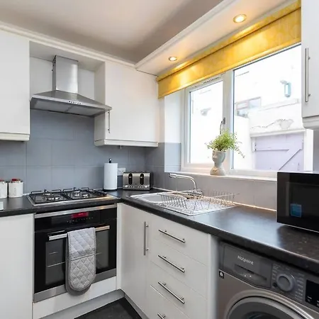 Holiday home Town Centre & The Comforts!