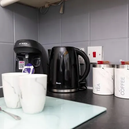 Town Centre & The Comforts! * غيوسبرو