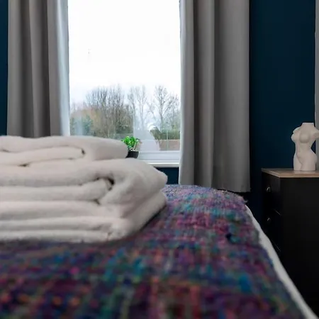 Town Centre & The Comforts! بيت للعطل غيوسبرو